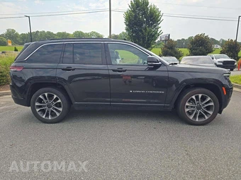 2025 Jeep Grand Cherokee Overland - miniatura 4