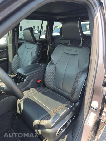 2025 Jeep Grand Cherokee Summit - miniatura 6