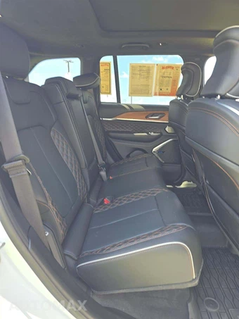2025 Jeep Grand Cherokee Summit Reserve - miniatura 16