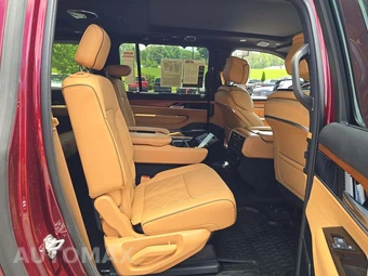 2025 Jeep Grand Wagoneer L Series III - miniatura 17