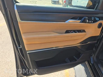 2025 Jeep Grand Wagoneer L Series III Obsidian - miniatura 9