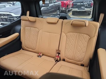 2025 Jeep Grand Wagoneer Series III Obsidian - miniatura 17