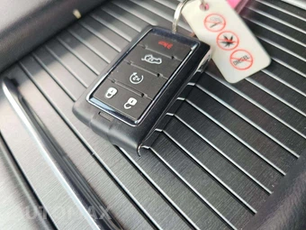 2025 Jeep Wagoneer L – miniatura 8