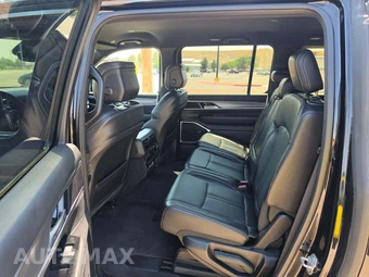 2025 Jeep Wagoneer L - miniatura 13