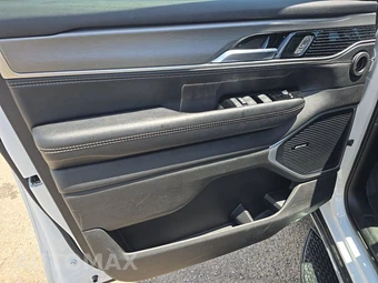 2025 Jeep Wagoneer L Series II - miniatura 9