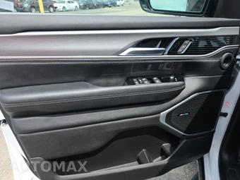 2025 Jeep Wagoneer L Series II - miniatura 9