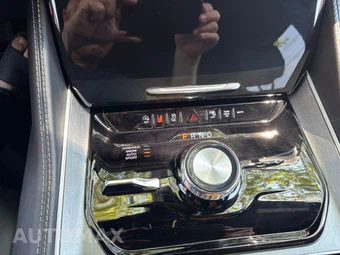2025 Jeep Wagoneer Series II - miniatura 27