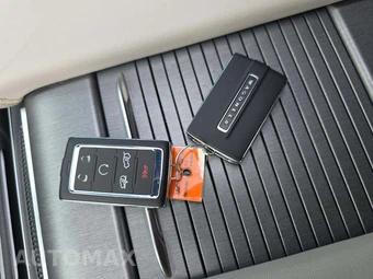 2025 Jeep Wagoneer Series III - miniatura 5