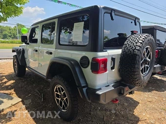 2025 Jeep Wrangler 4 Door Rubicon - miniatura 2