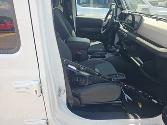 2025 Jeep Wrangler 4 Door Sahara - miniatura 8