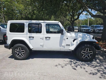 2025 Jeep Wrangler 4 Door Sahara - miniatura 4