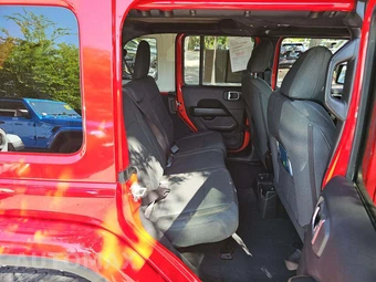 2025 Jeep Wrangler 4 Door Sahara - miniatura 16