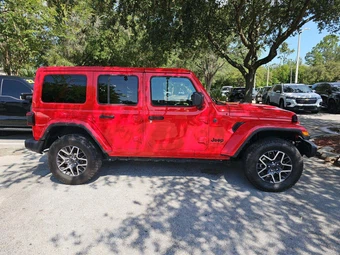 2025 Jeep Wrangler 4 Door Sahara - miniatura 4