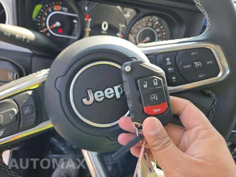 2025 Jeep Wrangler 4 Door Sahara - miniatura 8