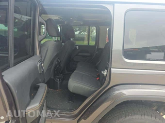 2025 Jeep Wrangler 4 Door Sahara - miniatura 10