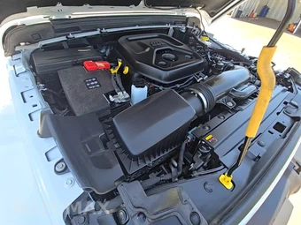 2025 Jeep Wrangler 4 Door Sahara - miniatura 25