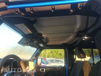 2025 Jeep Wrangler 4 Door Sahara - miniatura 18