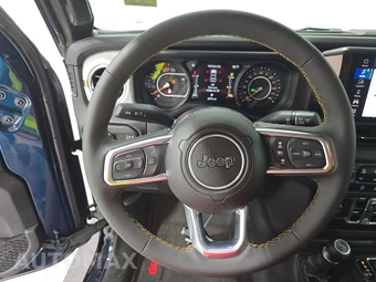 2025 Jeep Wrangler 4 Door Sahara - miniatura 10