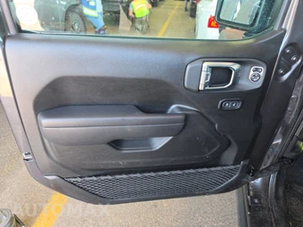 2025 Jeep Wrangler 4 Door Willys - miniatura 9