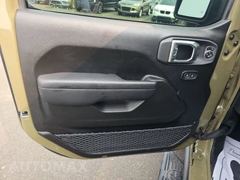 2025 Jeep Wrangler 4 Door Willys - miniatura 9