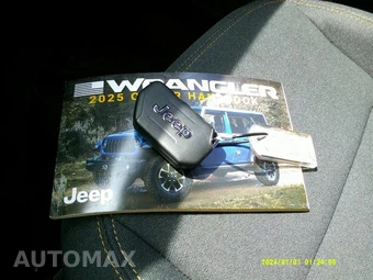 2025 Jeep Wrangler 4 Door Willys - miniatura 2