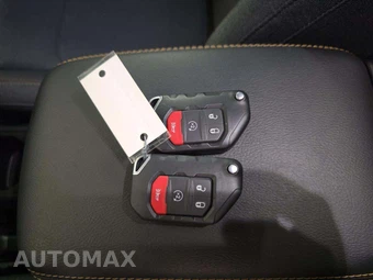 2025 Jeep Wrangler 4xe 4 Door Sahara - miniatura 8