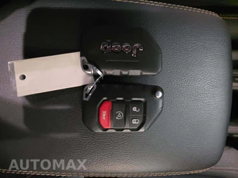 2025 Jeep Wrangler 4xe 4 Door Sahara - miniatura 8