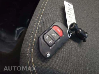2025 Jeep Wrangler 4xe 4 Door Sahara - miniatura 8