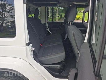 2025 Jeep Wrangler 4xe 4 Door Sahara - miniatura 13