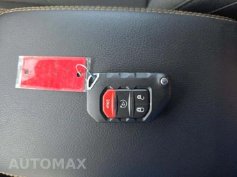 2025 Jeep Wrangler 4xe 4 Door Sahara - miniatura 8