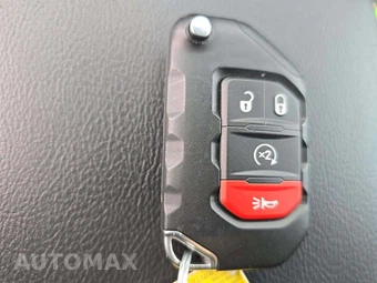 2025 Jeep Wrangler 4xe 4 Door Sahara - miniatura 5