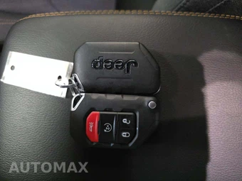 2025 Jeep Wrangler 4xe 4 Door Sahara - miniatura 8