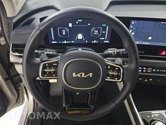 2025 Kia Carnival Hybrid MPV SX 121.7" WB - miniatura 10