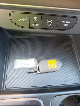 2025 Kia Carnival MPV LX 121.7" WB - miniatura 8