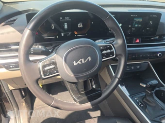 2025 Kia Carnival MPV LXS 121.7" WB - miniatura 10