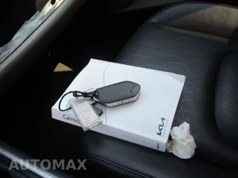 2025 Kia Carnival MPV LXS 121.7" WB - miniatura 9