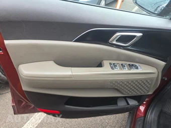 2025 Kia Carnival MPV LXS 121.7" WB - miniatura 9