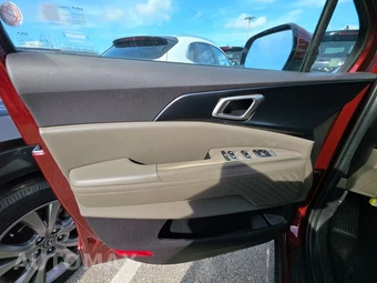 2025 Kia Carnival MPV LXS 121.7" WB - miniatura 9