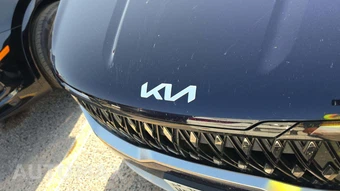 2025 Kia Carnival MPV LXS 121.7" WB - miniatura 38