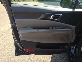 2025 Kia Carnival MPV LXS 121.7" WB - miniatura 9