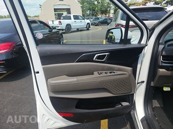 2025 Kia Carnival MPV LXS 121.7" WB - miniatura 9