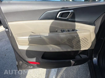2025 Kia Carnival MPV LXS 121.7" WB - miniatura 9