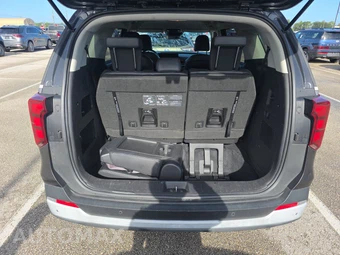 2025 Kia Carnival MPV LXS 121.7" WB - miniatura 17