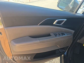 2025 Kia Carnival MPV LXS 121.7" WB - miniatura 9