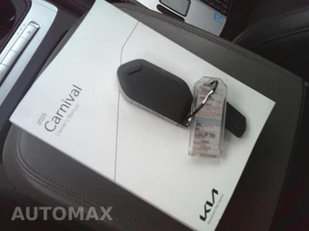 2025 Kia Carnival MPV LXS 121.7" WB - miniatura 7