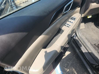 2025 Kia Carnival MPV LXS 121.7" WB - miniatura 9