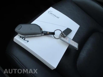 2025 Kia Carnival MPV LXS 121.7" WB - miniatura 11