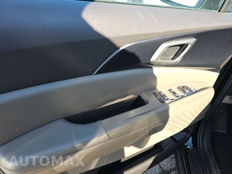 2025 Kia Carnival MPV LXS 121.7" WB - miniatura 9