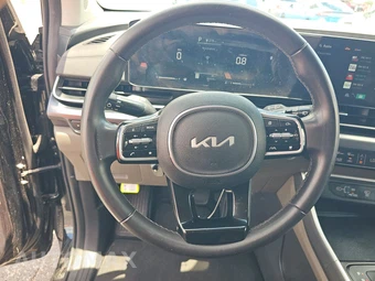 2025 Kia Carnival MPV LXS 121.7" WB - miniatura 10