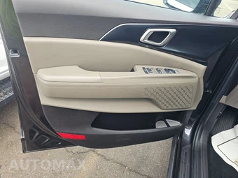 2025 Kia Carnival MPV LXS 121.7" WB - miniatura 9